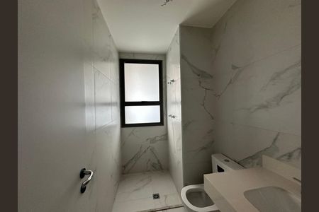 Apartamento para alugar com 175m², 3 quartos e 3 vagas Apartamento para alugar com 175m², 3 quartos e 3 vagasBanheiro da Suíte 1