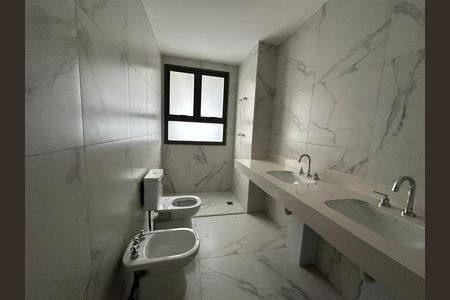 Apartamento para alugar com 175m², 3 quartos e 3 vagas Apartamento para alugar com 175m², 3 quartos e 3 vagasBanheiro da Suíte 3