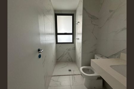 Apartamento para alugar com 175m², 3 quartos e 3 vagas Apartamento para alugar com 175m², 3 quartos e 3 vagasBanheiro da Suíte 1