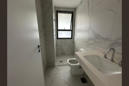Apartamento para alugar com 175m², 3 quartos e 3 vagas Apartamento para alugar com 175m², 3 quartos e 3 vagasBanheiro da Suíte 2