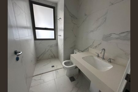 Apartamento para alugar com 175m², 3 quartos e 3 vagas Apartamento para alugar com 175m², 3 quartos e 3 vagasBanheiro da Suíte 1
