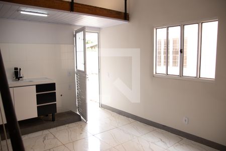 Kitnet de kitnet/studio para alugar com 1 quarto, 72m² em Jardim Balneário Meia Ponte, Goiânia