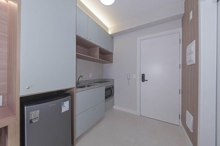 Cozinha de kitnet/studio à venda com 1 quarto, 27m² em Santo Amaro, São Paulo