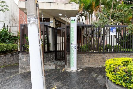 Apartamento para alugar com 99m², 3 quartos e 1 vagaFachada do condomínio + plaquinha