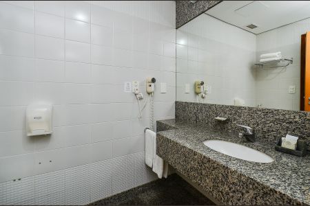 Banheiro Suíte de kitnet/studio à venda com 1 quarto, 50m² em Serra, Belo Horizonte