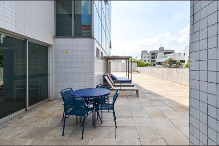 Studio à venda com 50m², 1 quarto e 1 vaga Studio à venda com 50m², 1 quarto e 1 vagaÁrea comum - Piscina