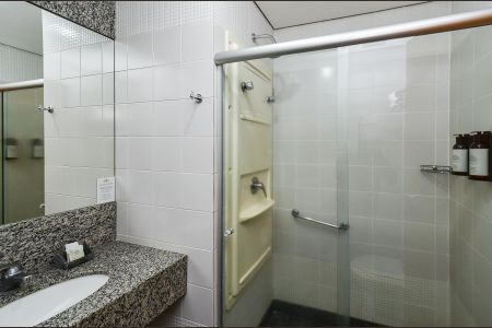 Banheiro Suíte de kitnet/studio à venda com 1 quarto, 50m² em Serra, Belo Horizonte
