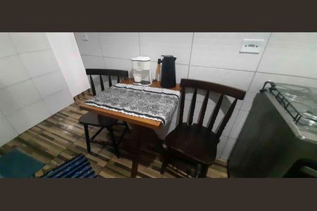 Casa à venda com 47m², 2 quartos e sem vaga Casa à venda com 47m², 2 quartos e sem vagaCozinha