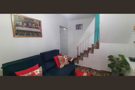 Casa à venda com 47m², 2 quartos e sem vaga Casa à venda com 47m², 2 quartos e sem vagaSala