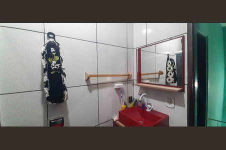 Casa à venda com 47m², 2 quartos e sem vaga Casa à venda com 47m², 2 quartos e sem vagaBanheiro