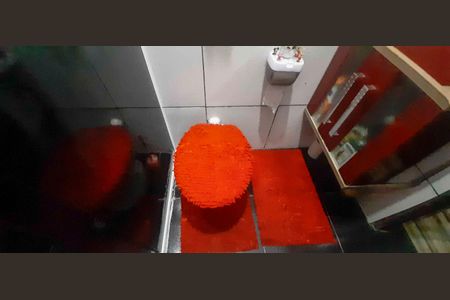 Casa à venda com 47m², 2 quartos e sem vaga Casa à venda com 47m², 2 quartos e sem vagaBanheiro