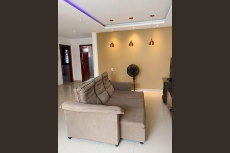 Casa para alugar com 151m², 4 quartos e 4 vagas Casa para alugar com 151m², 4 quartos e 4 vagasSala
