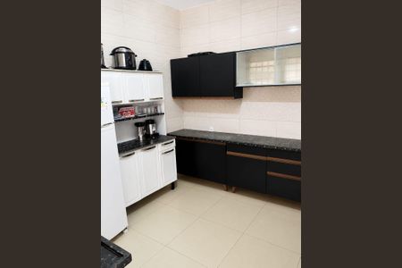 Casa para alugar com 151m², 4 quartos e 4 vagas Casa para alugar com 151m², 4 quartos e 4 vagasCozinha