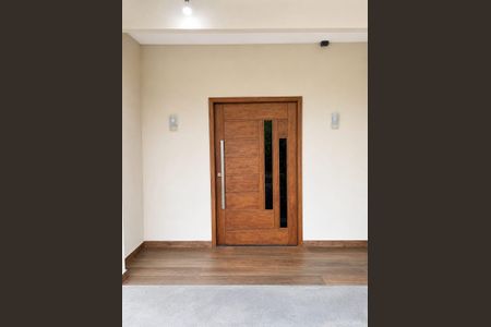 Casa para alugar com 151m², 4 quartos e 4 vagas Casa para alugar com 151m², 4 quartos e 4 vagasEntrada