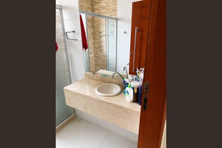 Casa para alugar com 151m², 4 quartos e 4 vagas Casa para alugar com 151m², 4 quartos e 4 vagasBanheiro