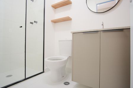 Banheiro de kitnet/studio para alugar com 1 quarto, 28m² em Vila Matilde, São Paulo
