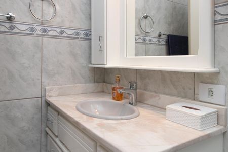 Casa à venda com 248m², 4 quartos e 2 vagas Casa à venda com 248m², 4 quartos e 2 vagasBanheiro 1