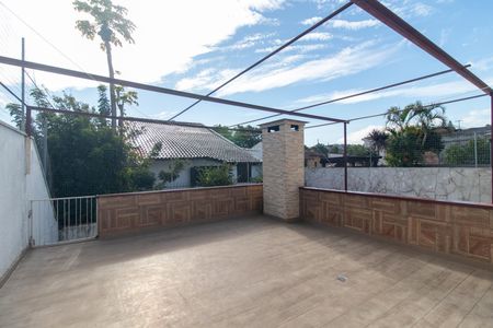 Casa à venda com 248m², 4 quartos e 2 vagas Casa à venda com 248m², 4 quartos e 2 vagasTerraço