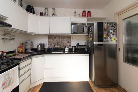 Casa à venda com 248m², 4 quartos e 2 vagas Casa à venda com 248m², 4 quartos e 2 vagasCozinha