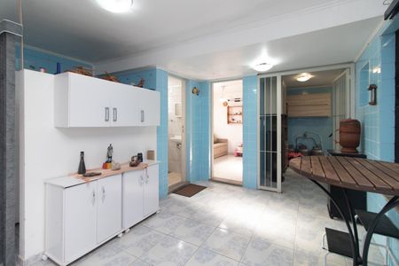 Casa à venda com 248m², 4 quartos e 2 vagas Casa à venda com 248m², 4 quartos e 2 vagasGaragem