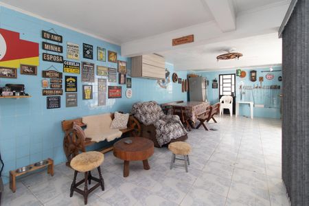 Casa à venda com 248m², 4 quartos e 2 vagas Casa à venda com 248m², 4 quartos e 2 vagasChurrasqueira