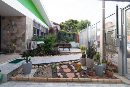 Casa à venda com 248m², 4 quartos e 2 vagas Casa à venda com 248m², 4 quartos e 2 vagasJardim