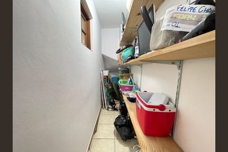 Casa de condomínio à venda com 132m², 3 quartos e 2 vagas Casa de condomínio à venda com 132m², 3 quartos e 2 vagasDeposito