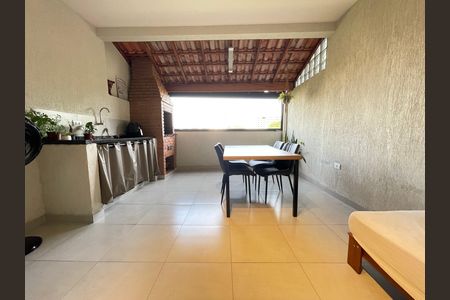 Casa de condomínio à venda com 132m², 3 quartos e 2 vagas Casa de condomínio à venda com 132m², 3 quartos e 2 vagasEspaço Gourmet