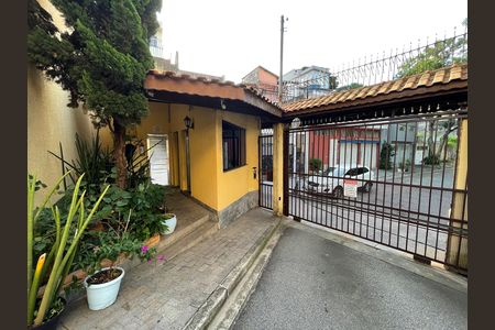 Casa de condomínio à venda com 132m², 3 quartos e 2 vagas Casa de condomínio à venda com 132m², 3 quartos e 2 vagasCondomínio - Portaria