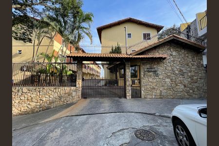 Casa de condomínio à venda com 132m², 3 quartos e 2 vagas Casa de condomínio à venda com 132m², 3 quartos e 2 vagasFachada e portaria