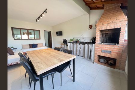 Casa de condomínio à venda com 132m², 3 quartos e 2 vagas Casa de condomínio à venda com 132m², 3 quartos e 2 vagasEspaço Gourmet
