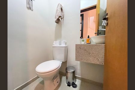 Casa de condomínio à venda com 132m², 3 quartos e 2 vagas Casa de condomínio à venda com 132m², 3 quartos e 2 vagasBanheiro 3