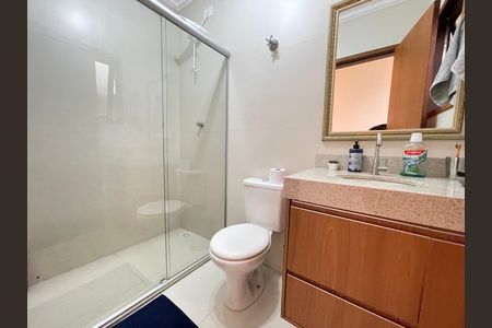 Casa de condomínio à venda com 132m², 3 quartos e 2 vagas Casa de condomínio à venda com 132m², 3 quartos e 2 vagasBanheiro 2