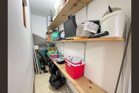 Casa de condomínio à venda com 132m², 3 quartos e 2 vagas Casa de condomínio à venda com 132m², 3 quartos e 2 vagasDeposito