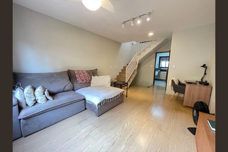 Sala de casa de condomínio à venda com 3 quartos, 132m² em Vila Gomes, São Paulo