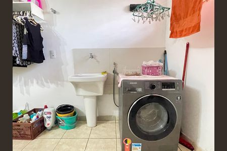 Casa de condomínio à venda com 132m², 3 quartos e 2 vagas Casa de condomínio à venda com 132m², 3 quartos e 2 vagasLavanderia - Casa