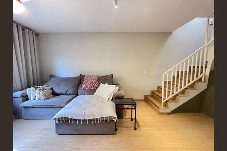 Sala de casa de condomínio à venda com 3 quartos, 132m² em Vila Gomes, São Paulo
