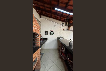 Casa à venda com 180m², 3 quartos e 4 vagas Casa à venda com 180m², 3 quartos e 4 vagasQuintal