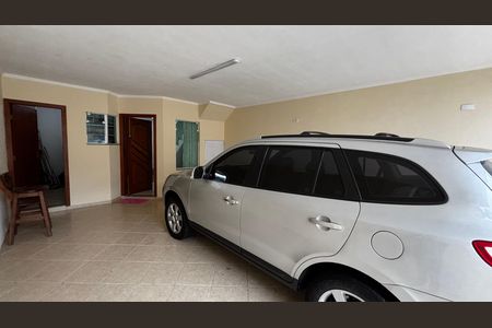 Casa à venda com 180m², 3 quartos e 4 vagas Casa à venda com 180m², 3 quartos e 4 vagasGaragem