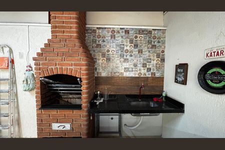 Casa à venda com 180m², 3 quartos e 4 vagas Casa à venda com 180m², 3 quartos e 4 vagasQuintal