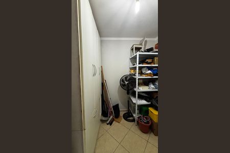 Casa à venda com 180m², 3 quartos e 4 vagas Casa à venda com 180m², 3 quartos e 4 vagasQuarto da Garagem