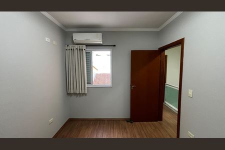 Casa à venda com 180m², 3 quartos e 4 vagas Casa à venda com 180m², 3 quartos e 4 vagasQuarto 1