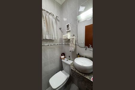 Casa à venda com 180m², 3 quartos e 4 vagas Casa à venda com 180m², 3 quartos e 4 vagasLavabo