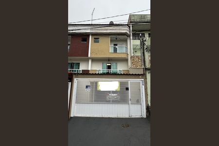 Casa à venda com 180m², 3 quartos e 4 vagas Casa à venda com 180m², 3 quartos e 4 vagasFachada