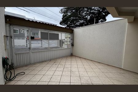 Casa à venda com 180m², 3 quartos e 4 vagas Casa à venda com 180m², 3 quartos e 4 vagasGaragem