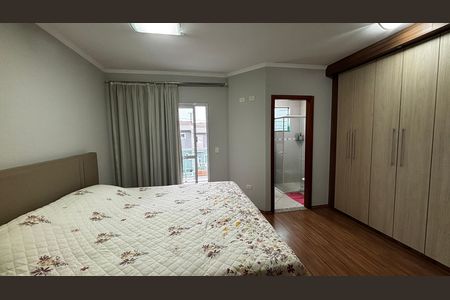 Casa à venda com 180m², 3 quartos e 4 vagas Casa à venda com 180m², 3 quartos e 4 vagasSuite