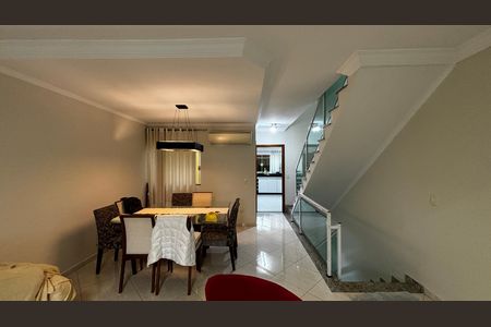 Casa à venda com 180m², 3 quartos e 4 vagas Casa à venda com 180m², 3 quartos e 4 vagasSala - Sala de Jantar