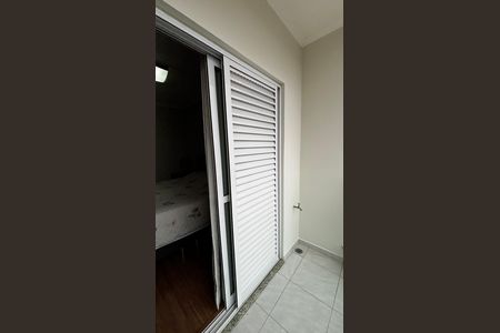 Casa à venda com 180m², 3 quartos e 4 vagas Casa à venda com 180m², 3 quartos e 4 vagasVaranda da Suíte