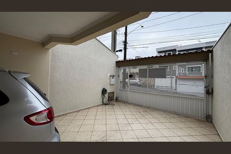 Casa à venda com 180m², 3 quartos e 4 vagas Casa à venda com 180m², 3 quartos e 4 vagasGaragem