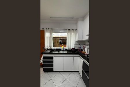 Casa à venda com 180m², 3 quartos e 4 vagas Casa à venda com 180m², 3 quartos e 4 vagasCozinha